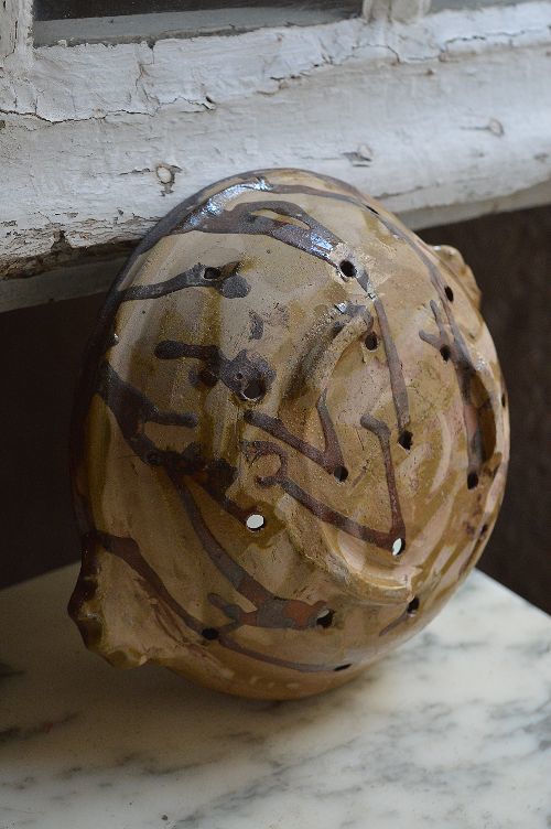 格安，お得 南仏窯アンティーク ２彩の古手の美しい水切り皿(1800年 - 1900年)｜売買されたオークション情報、yahooの商品情報をアーカイブ公開 - オークファン 骨董陶磁器一般