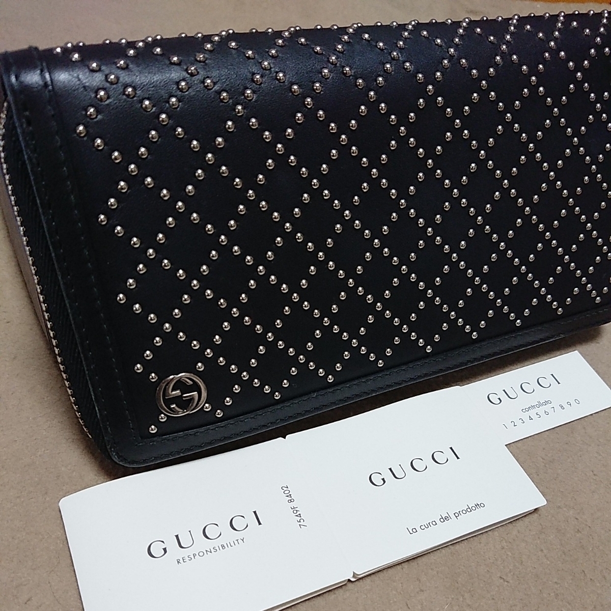 GUCCI グッチ 長財布 ラウンドファスナー スタッズ SV金具 ブラック グッチ 長財布 ラウンドファスナー スタッズ GUCCI 黒 ラウンド