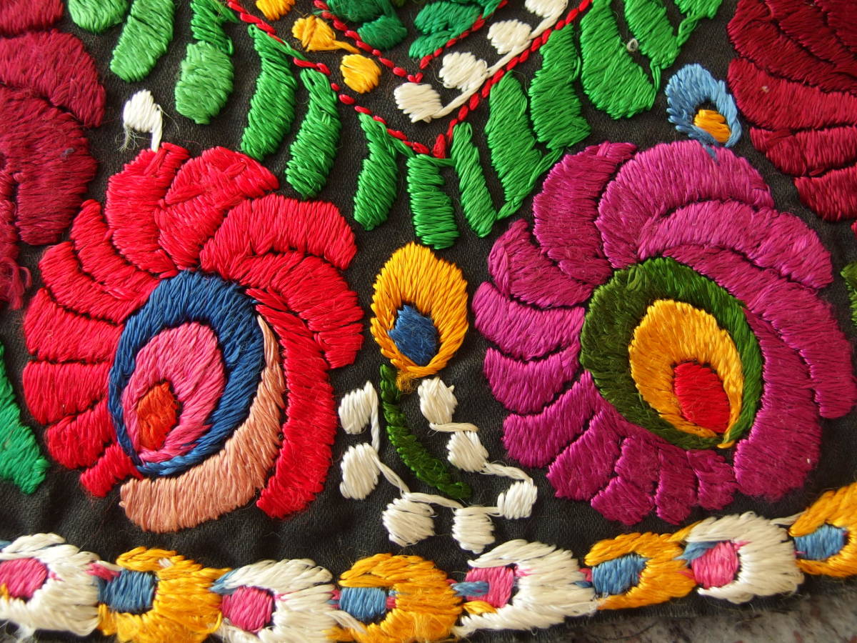 値下げ！東欧雑貨 ハンガリー製 ヴィンテージ マチョ刺繍、マチョー