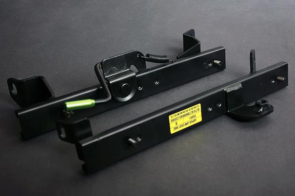 ■新品 スターレット EP91フルバケ用ローポジションシートレール 運転席［T］