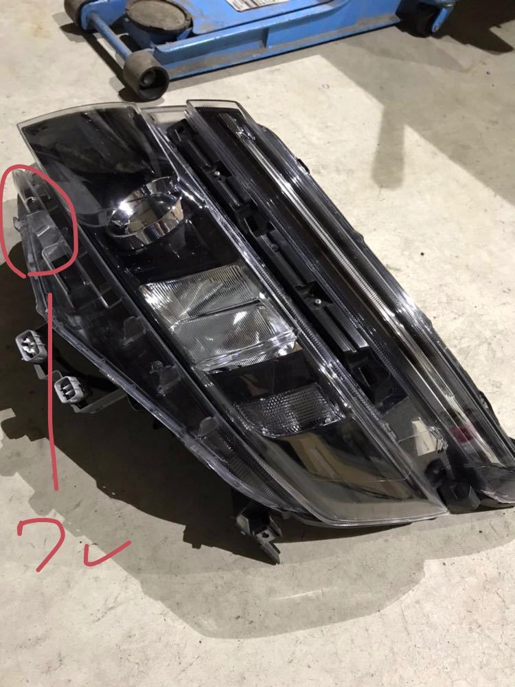 トヨタ ヴォクシー ZRR80W 前期 純正 左 ヘッドライト LED 【公式通販】