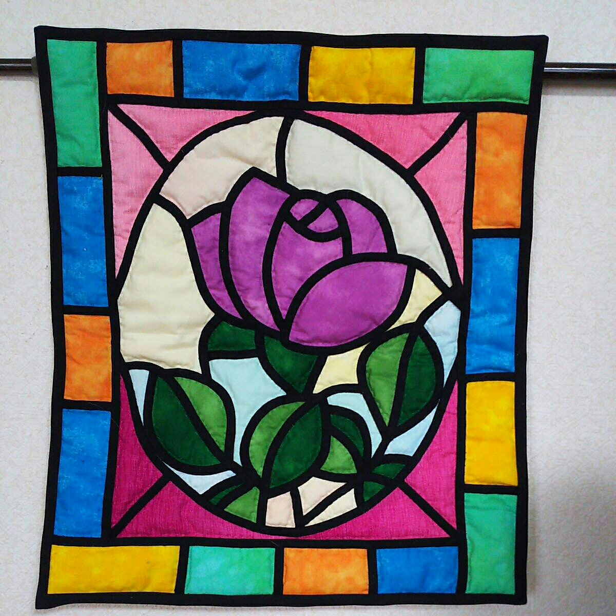バラ ステンドグラス パッチワーク タペストリー ハンドメイド 手芸 壁かけ