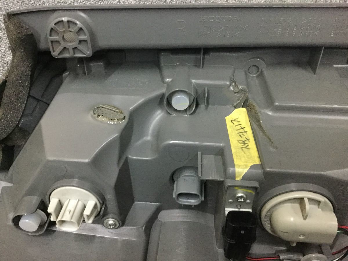 車 ステップワゴン rk5 スパーダZ後期 純正テールランプ 助手席側
