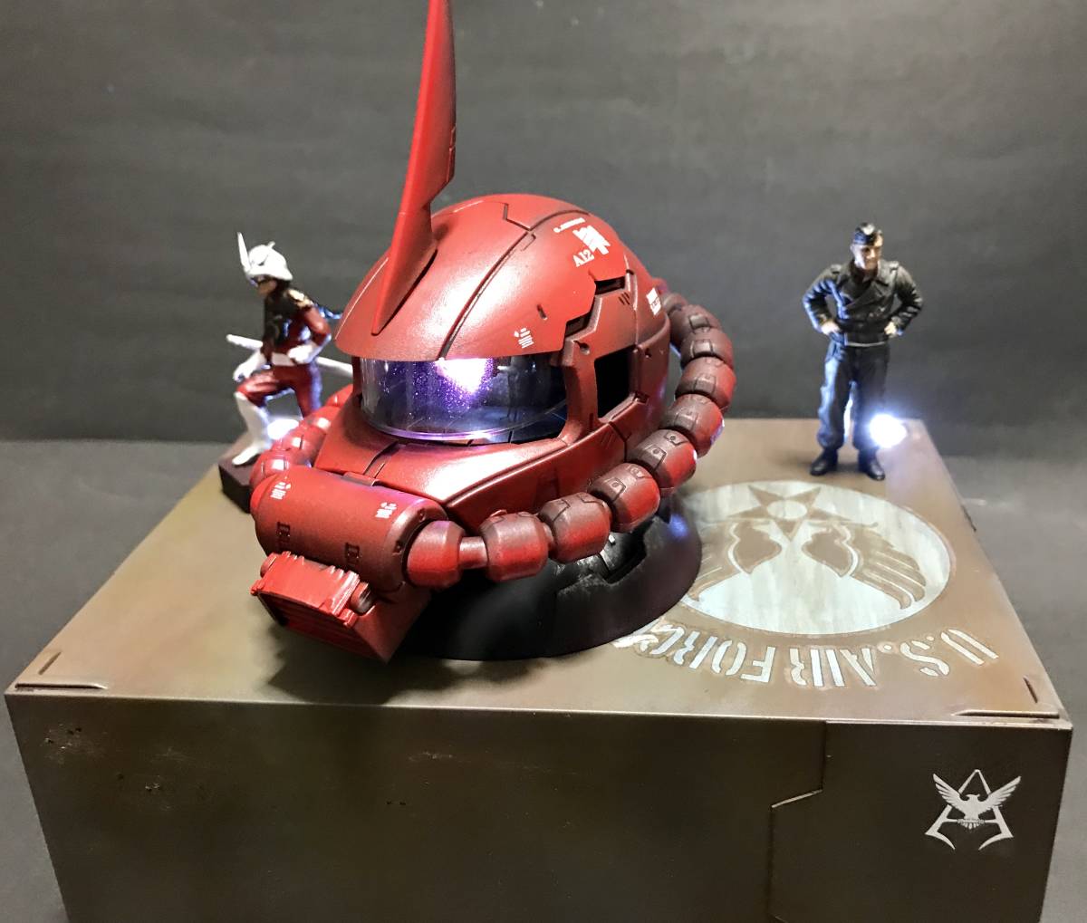 機動戦士ガンダムEXCEED MODEL ZAKU HEADシャア専用ザクⅡ塗装済完成品 LED台座付き