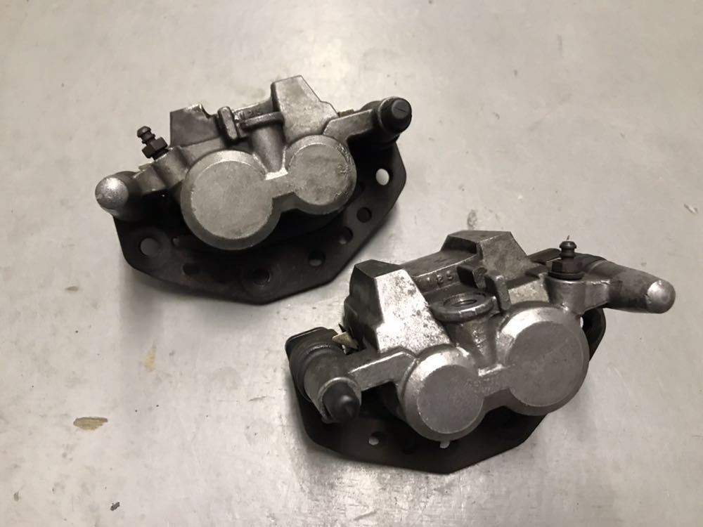 ゼファー400 ブレーキキャリパー フロント 純正 / ゼファーχ ZRX