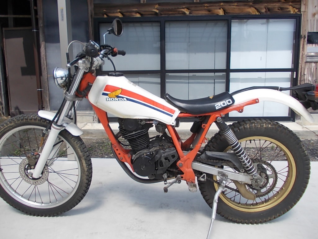書付 TLR200 部品取り車