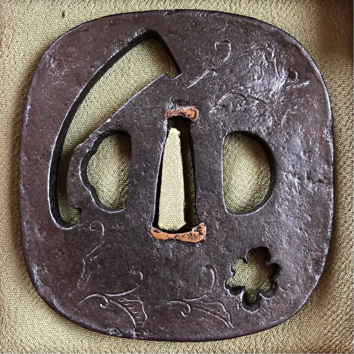 名品 江戸期金工作 揃い縁頭 銘八正 赤銅地四分一肉彫