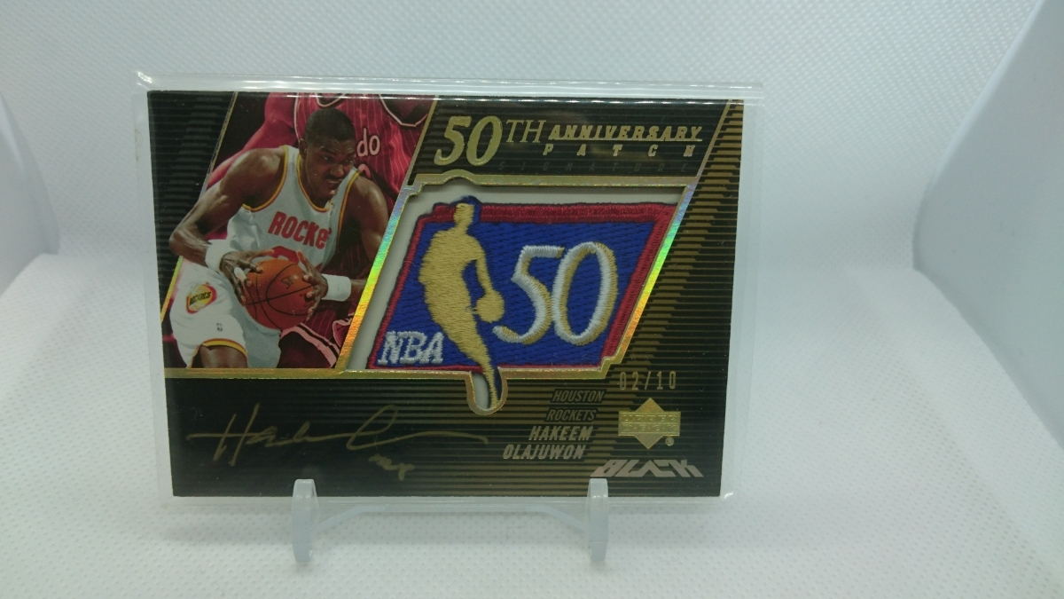 お買い得，得価 10枚限定 2007-08 UD Black Hakeem Olajuwon 50th Anniversary Patch Signatures Gold オラジュワン 直書き オート(Upper Deck)｜売買されたオークション情報、yahooの商品情報をアーカイブ公開 - オークファン Upper Deck