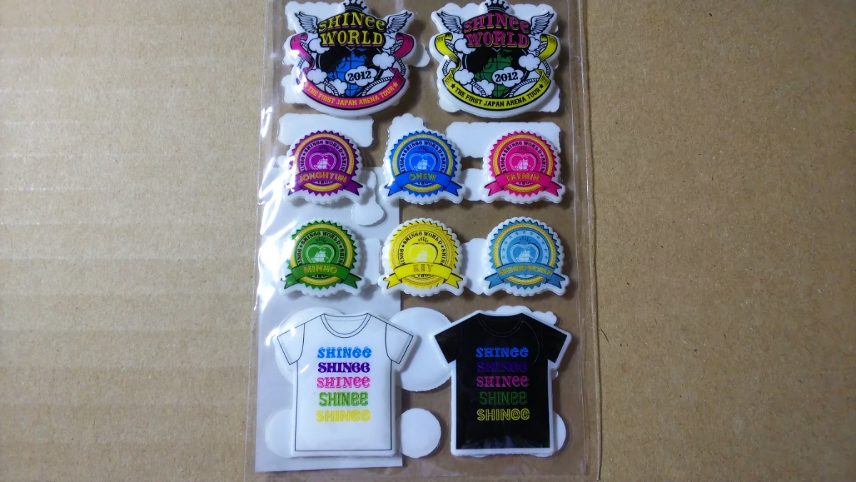 SHINee☆『SHINee world 2012』写真集＋お札5枚＋プクプクシール
