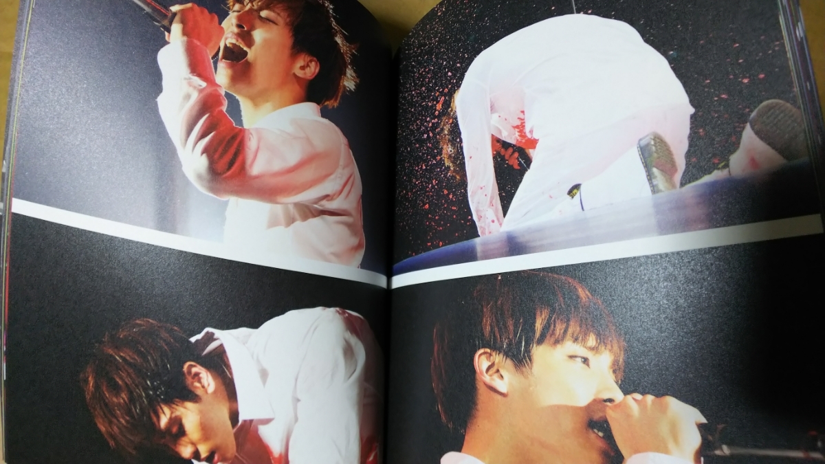 SHINee☆『SHINee world 2012』写真集＋お札5枚＋プクプクシール