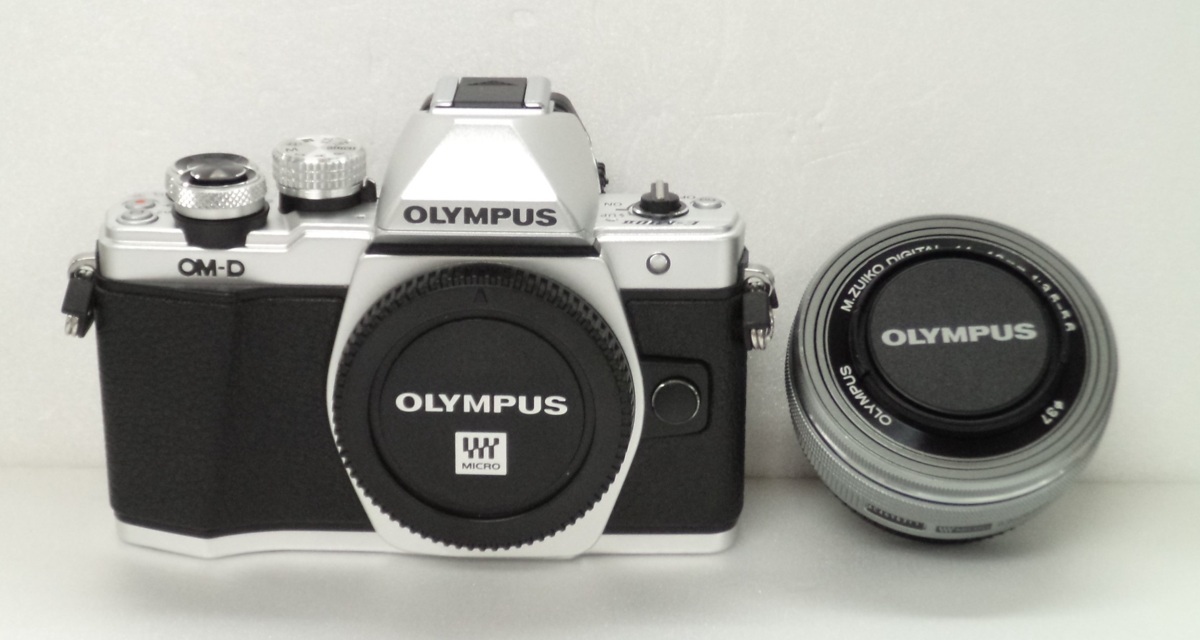 【展示品】デジタルミラーレス一眼カメラ●オリンパス E-M10 Mark II 14-42mm EZ レンズキット_1