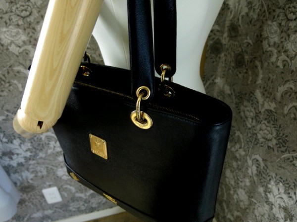 ●美品●MCM エムシーエム●レザー 本革●トート バッグ●黒 ブラック●肩掛け●B5 収納●おしゃれ かばん●スタイリッシュ●上品 上質●