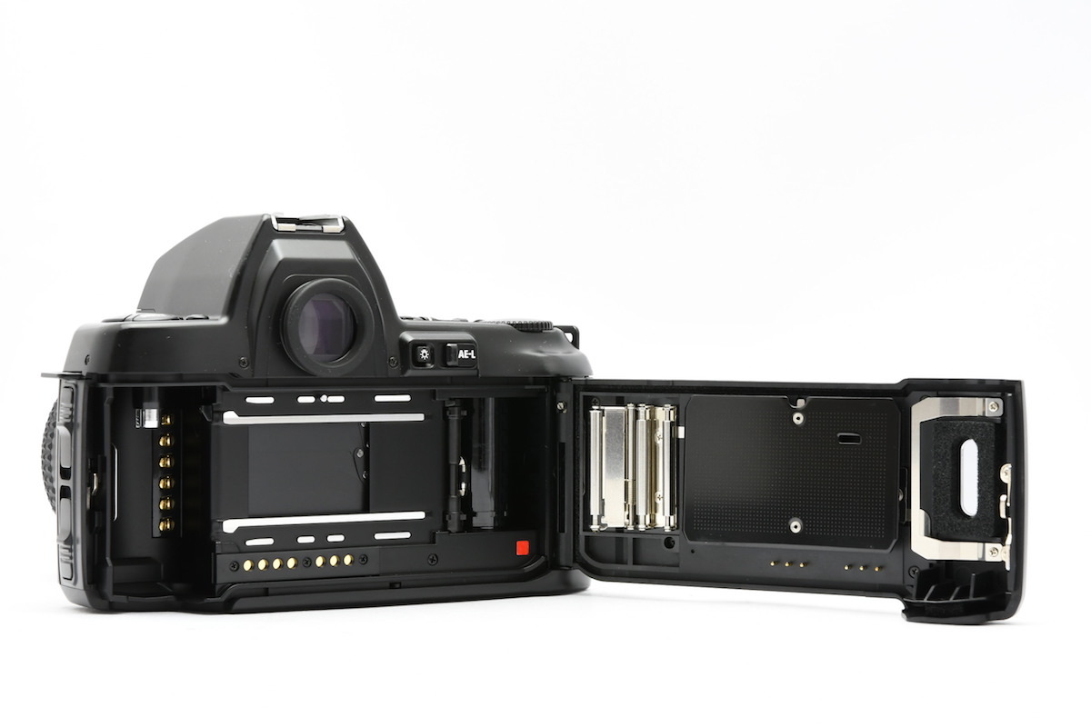 ◇ Nikon ニコン F-801S + AF NIKKOR 35-70mm F3.3-4.5 + AF NIKKOR 70