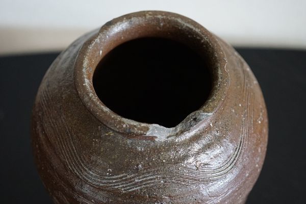 室町時代 古備前 波状文壷 壺 | 高22cm 肩の 桂又三郎入