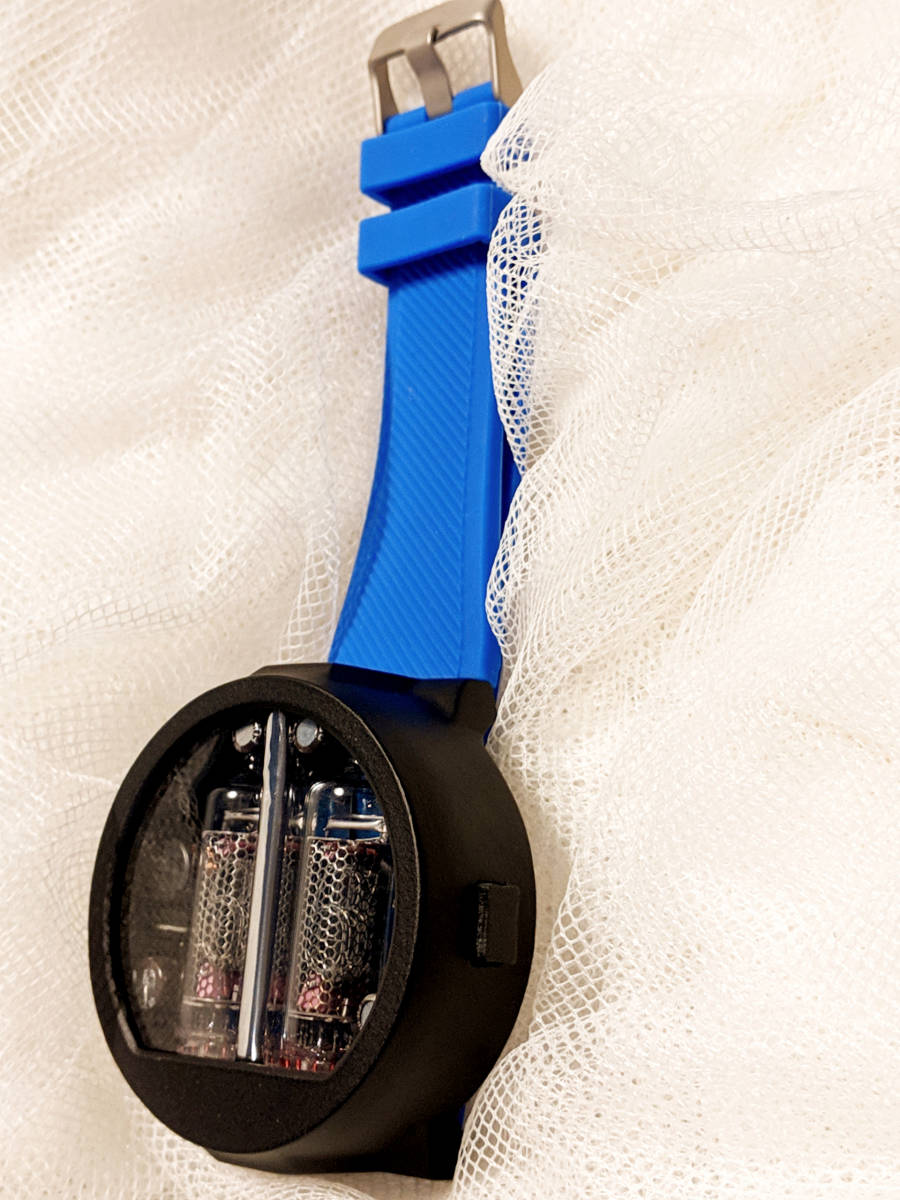 Nixie Tube Watch 幻のニキシー管腕時計 日本未発売限定カラー鮮やか  