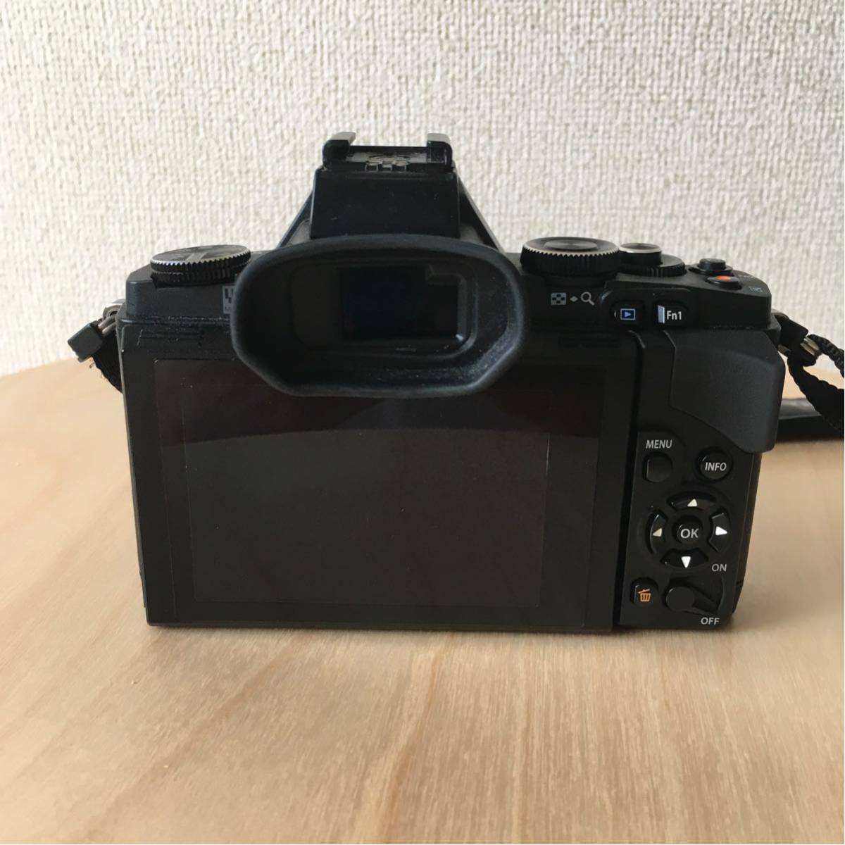 正規品 豊富なお得 OLYMPUS OM-D E-M5 LUMIX 20mm f1.7 一眼レフ 