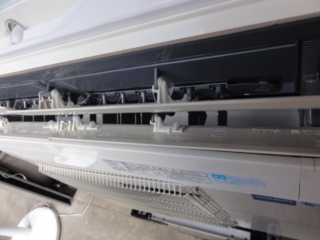 北２６７　三菱　霧ヶ峰　ルームエアコン　主に１０畳　MSZ-ZW282-W（自動掃除）