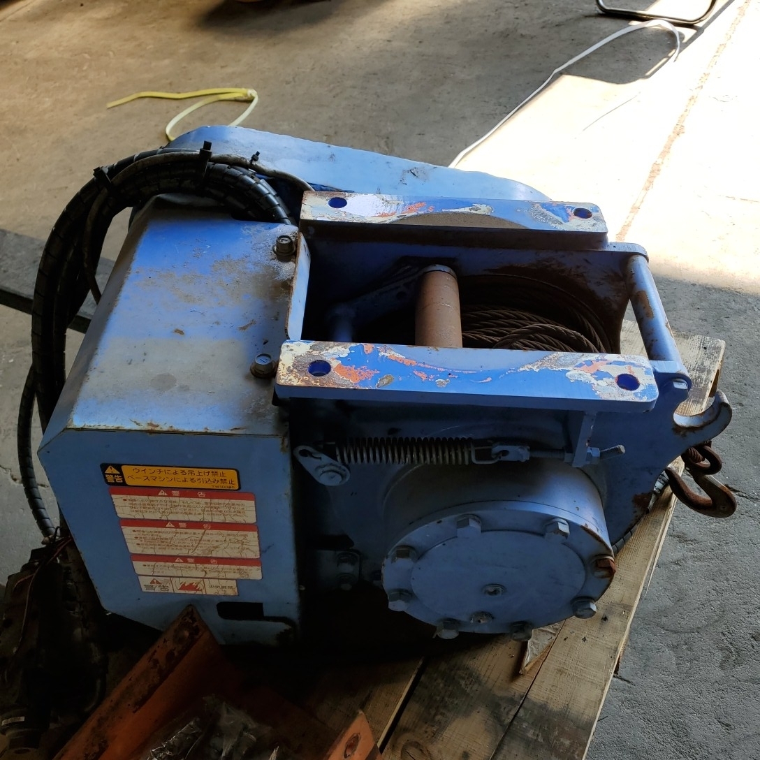 動作確認済み【ウインチ】イワフジ TW-2S 荷重2.95t 林業 木寄せ 建機 重機 ショベル バックホー 本体のみ
