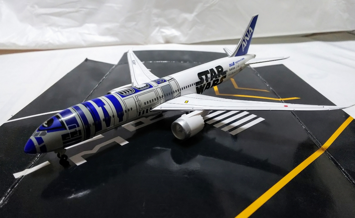 ANA B787-9 全日空商事 ANA スターウォーズ R2-D2ジェット B787-9 1