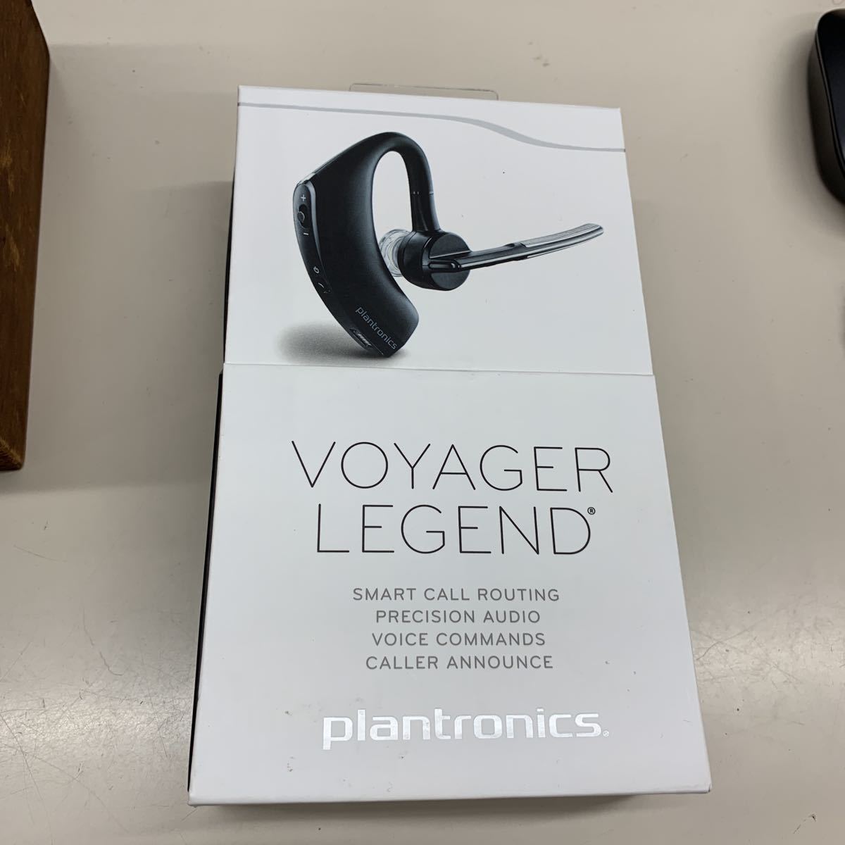 B461 【未使用】VOYAGER LEGEND plantroics ブルートゥース ハンズフリーヘッドイヤフォン