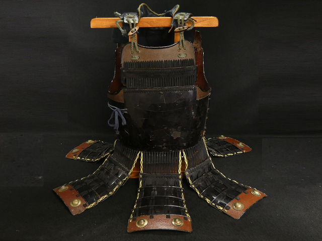 正規品，爆買い 調略 胴 鎧櫃 検／武具 甲冑 兜 鎧部品(甲冑（兜、鎧）)｜売買されたオークション情報、yahooの商品情報をアーカイブ公開 - オークファン 甲冑（兜、鎧）