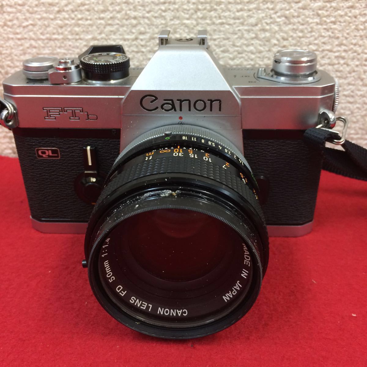 う209 canon キャノン一眼レフフイルムカメラ FTb QL 重さ1.1kg ジャンク品 動作未確認 詳しくは商品説明を参考に