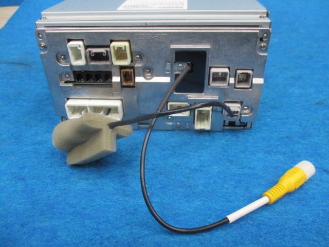 トヨタ純正ナビ トヨタ純正 メモリーナビ NSZT-W64 フルセグ 中古 NSZT-W64 地図データ2015年版 フルセグ&frasl;CD&frasl;DVD&frasl;SD