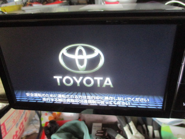 トヨタ純正ナビ トヨタ純正 メモリーナビ NSZT-W64 フルセグ 中古 NSZT-W64 地図データ2015年版 フルセグ&frasl;CD&frasl;DVD&frasl;SD