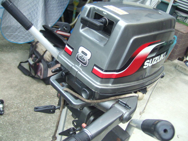 8馬力 2スト 船外機 | スズキ船外機 DT8 S足 動作