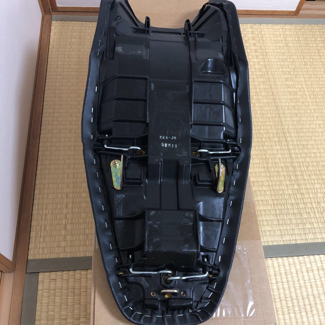 ホーネット250純正シート