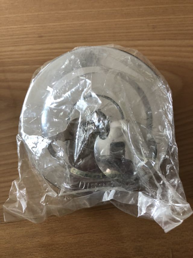 ISUZU ギガ タンクキャップ _2