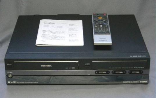 全デジタルハイビジョンチューナ搭載HDD+VTR+DVD内蔵レコーダ東芝RD-W301動作確認済リモコン等付き強力編集機能でVHSテープのDVD化に最適..