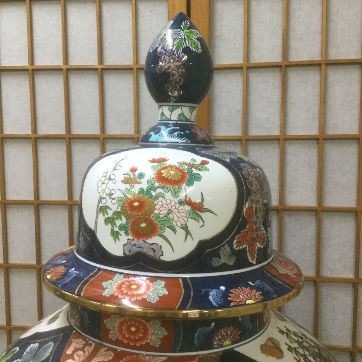 サ-2☆M0954☆有田焼 金龍窯 博山作 染錦 御所車・孔雀絵