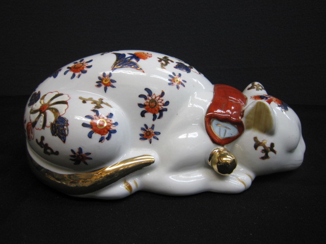 眠り猫 置物 伊万里焼 陶器 縁起物 金彩 伊万里 色絵 Sadek Andrea by 牡丹 時代物 有田焼 | メルカリ