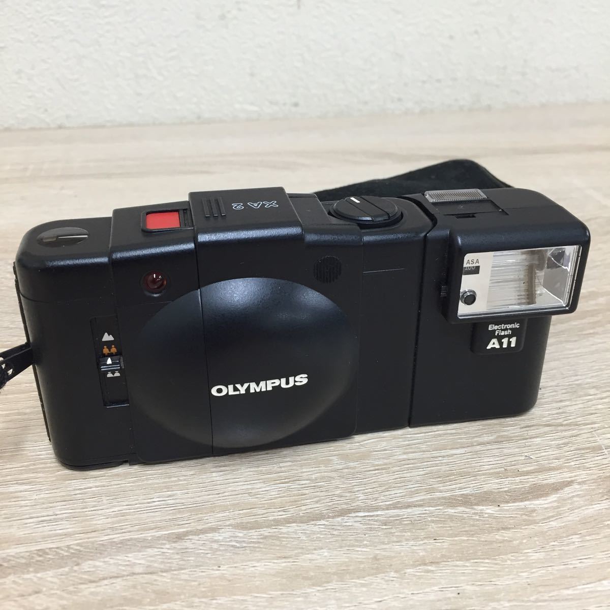89 カメラ OLYMPUS オリンパス XA2 D.ZUIKO 1:3.5 f=35mm A11 Electronic Flash コンパクトカメラ フラッシュ ケース付き