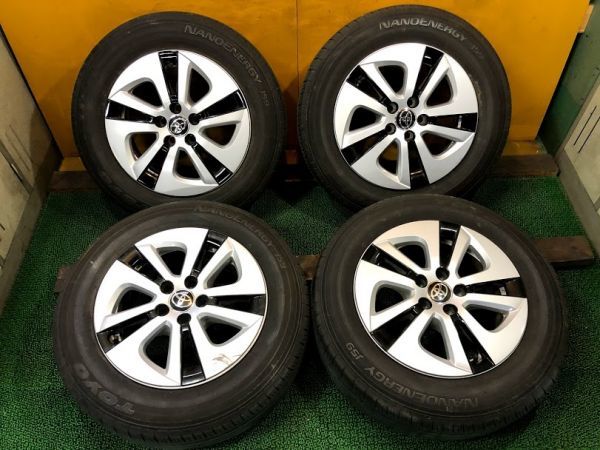プリウス50 TOYO ナノエナジー 195/65R15 純正アルミホイール付き