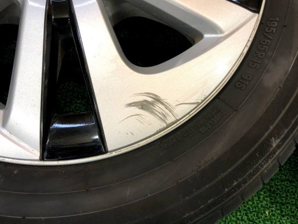 プリウス50 TOYO ナノエナジー 195/65R15 純正アルミホイール付き