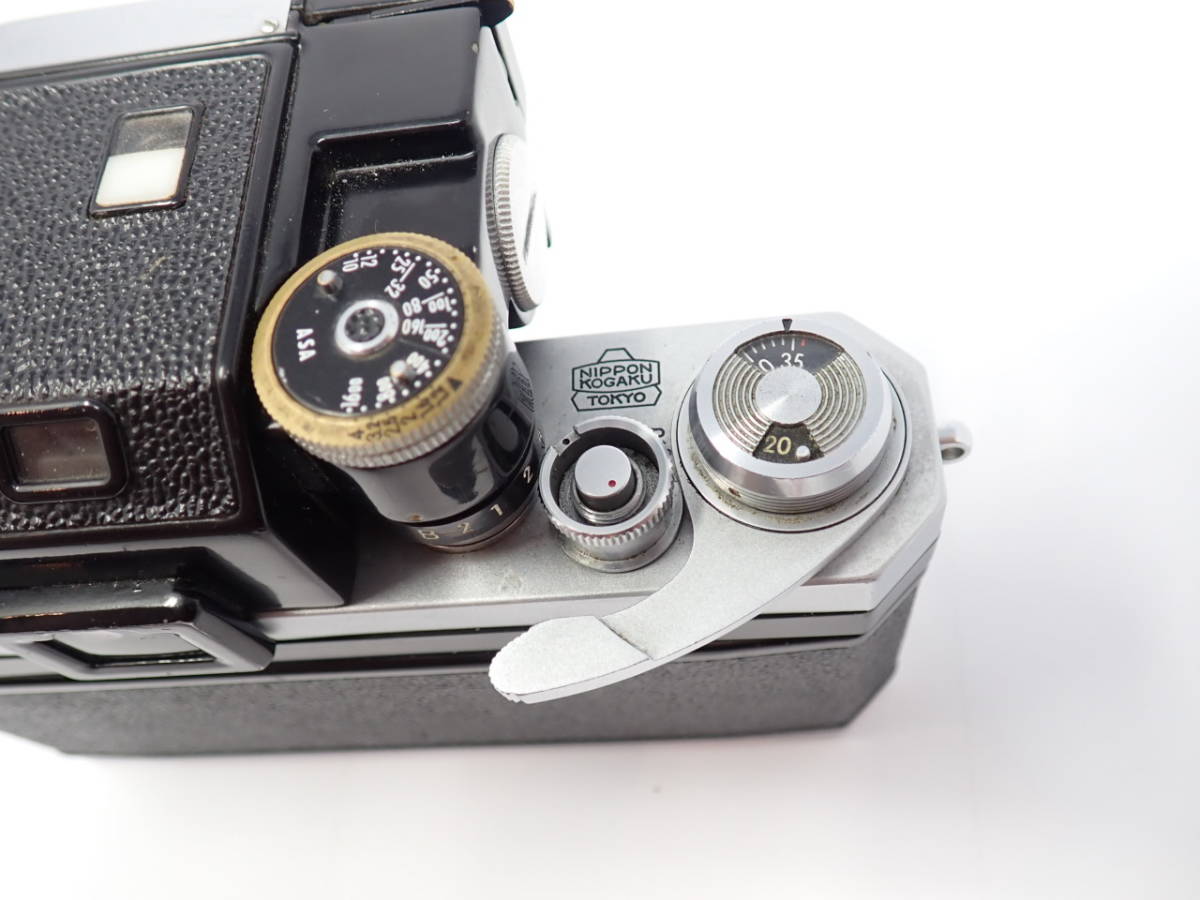 ニコン Nikon F アイレベル シルバー 1:2 フォトグラファーが撮影して