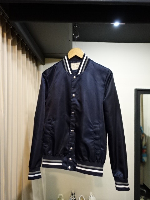 メゾンキツネ キツネ MAISON KITSUNE ナイロン スタジャン ネイビー