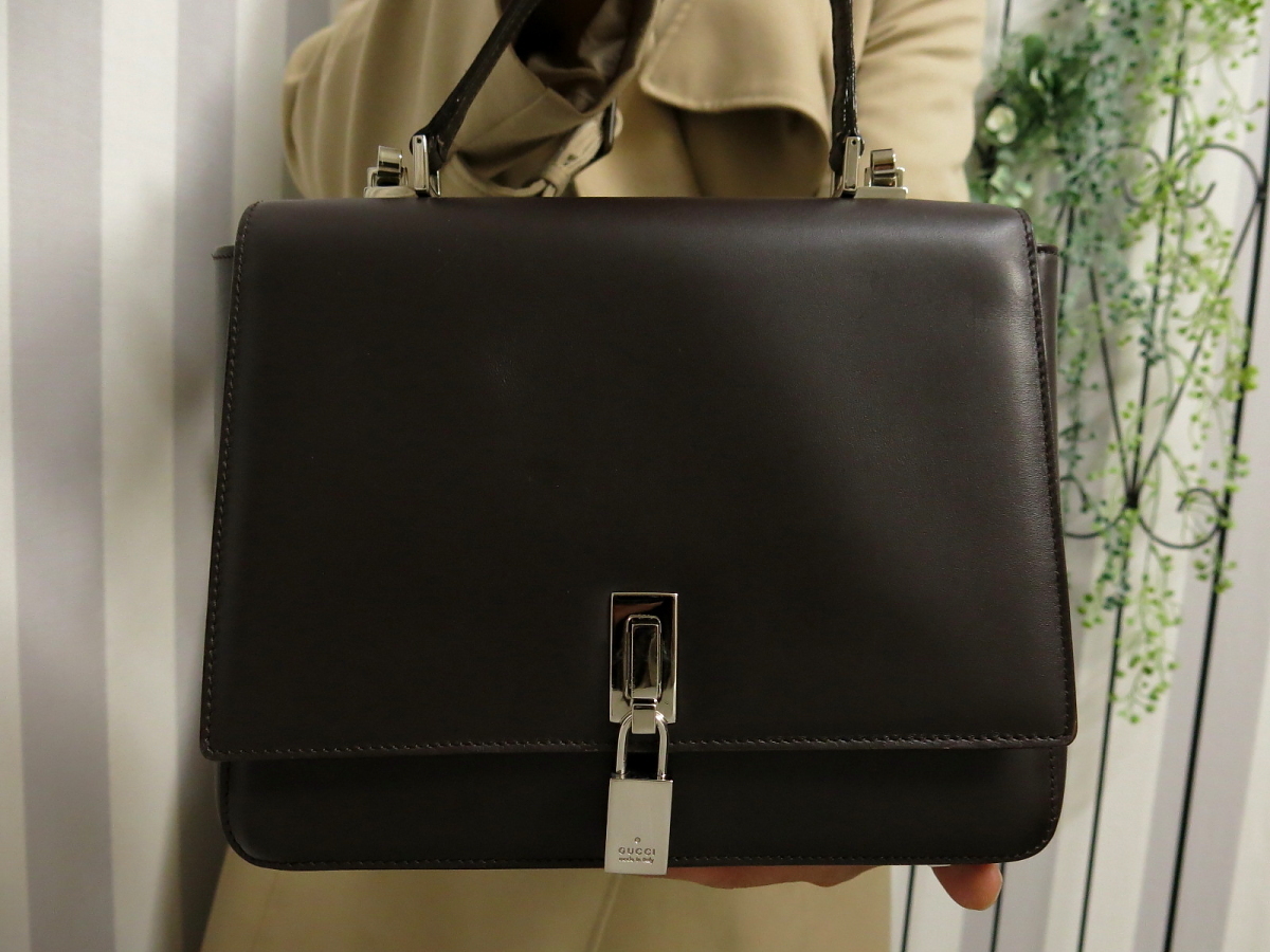 ○美品○GUCCI グッチ○カーフ レザー 本革○ショルダー バッグ○黒 