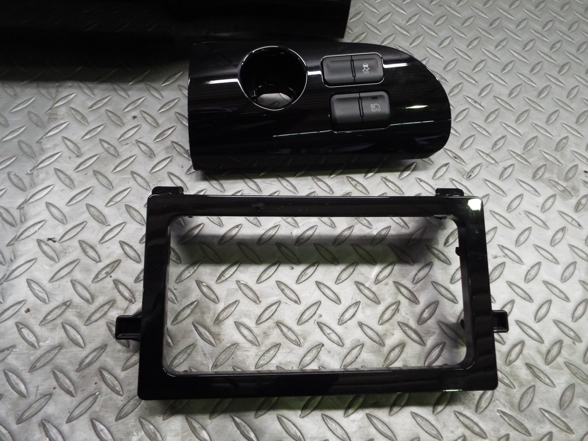 ☆ZVW50 プリウス50 平成28年 前期 エアコンスイッチパネル オーディオ