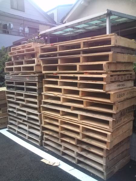 無料 お引取り限定 木製パレット Free Wooden Pallet サイズ多数 薪 まき 売買されたオークション情報 Yahooの商品情報をアーカイブ公開 オークファン Aucfan Com