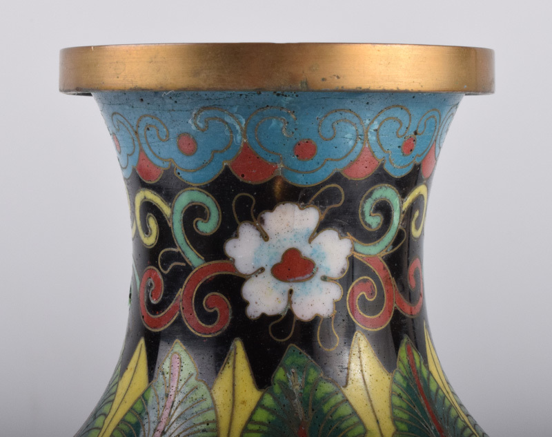 中国　古七宝琺瑯彩　龍文瓶　唐木台　時代箱付　V　9724 正規輸入元 【高良】中国美術 古七宝琺瑯彩 龍文瓶 唐木台付 古玩 VERD