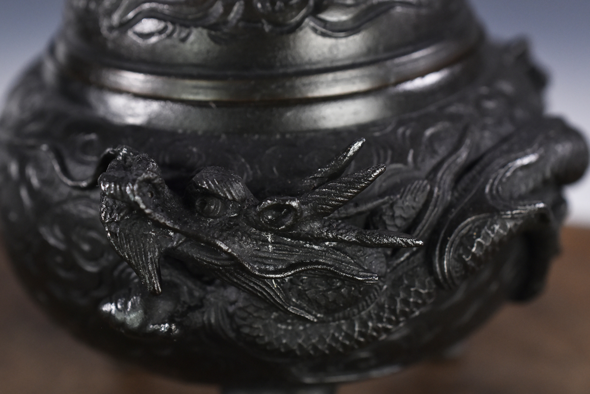 龍神 蓋付 三足香炉 銅器 昇龍 緻密細工 瑞雲 縁起物 香道具 骨董