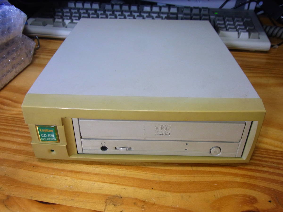 【爆買い，得価】 読み込みのみ確認 Logitec LCW-RW3624 CD-RWドライブ SCSI接続(外付けCD-R/RWドライブ)｜売買されたオークション情報、yahooの商品情報をアーカイブ公開 - オークファン 外付けCD-R/RWドライブ