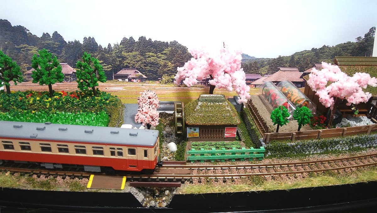 Nゲージ鉄道模型 昭和の田舎風景ジオラマ 単線レイアウト　車両・線路動作確認済 Nゲージ 模型 単線レイアウト 昭和の田舎風景ジオラマ Nゲージ鉄道模型