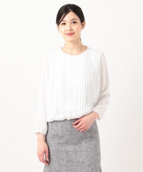 最安値，定番人気 23区 洗える サテンプリーツデシン カットソー プルオーバー ホワイト系 オンワード樫山 size40(シャツ、ブラウス)｜売買されたオークション情報、yahooの商品情報をアーカイブ公開 - オークフ 女性用