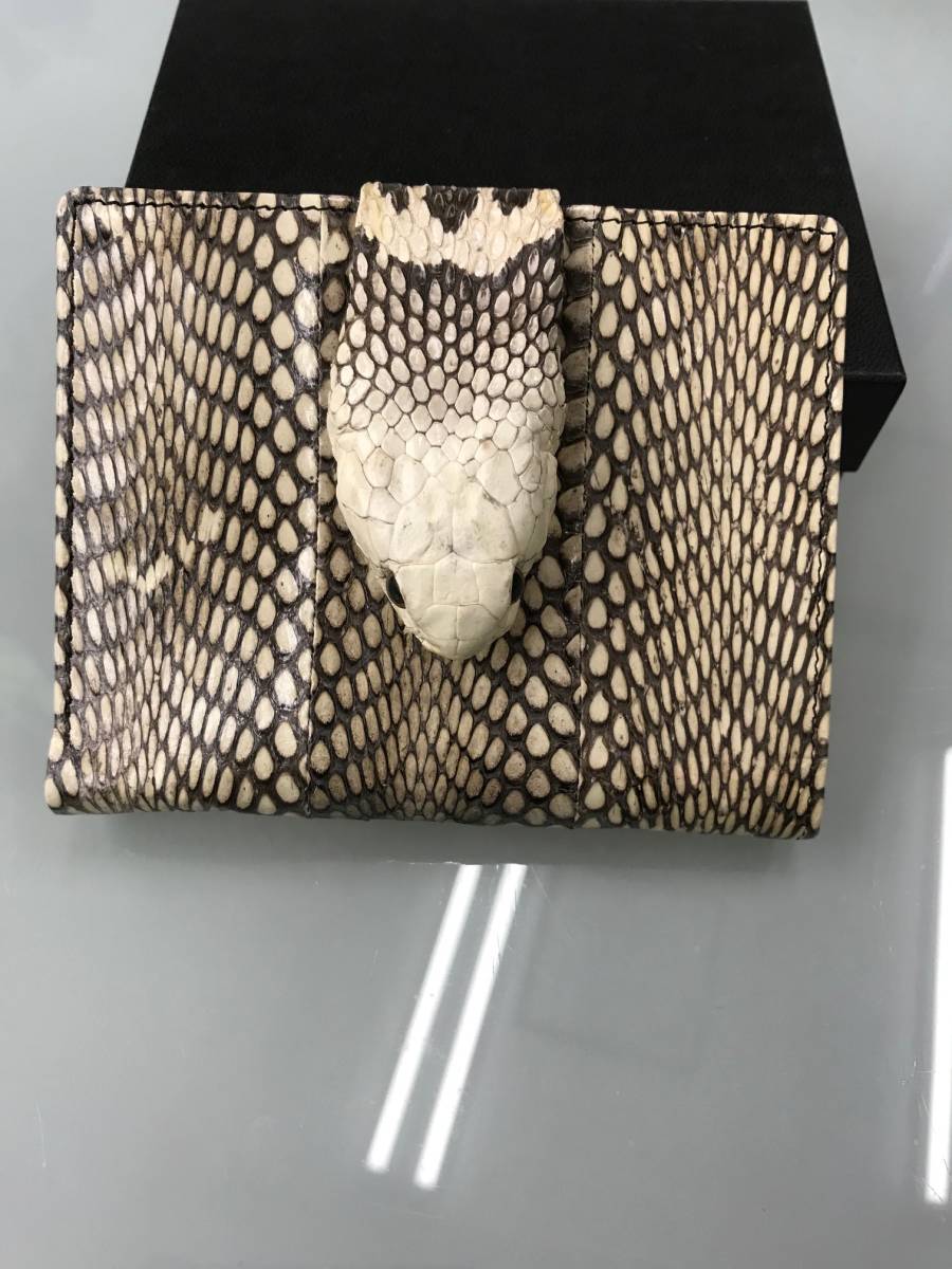 格安販売中 縁起物 額 蛇革製 額縁 Www Oitalianorestaurante Com Br