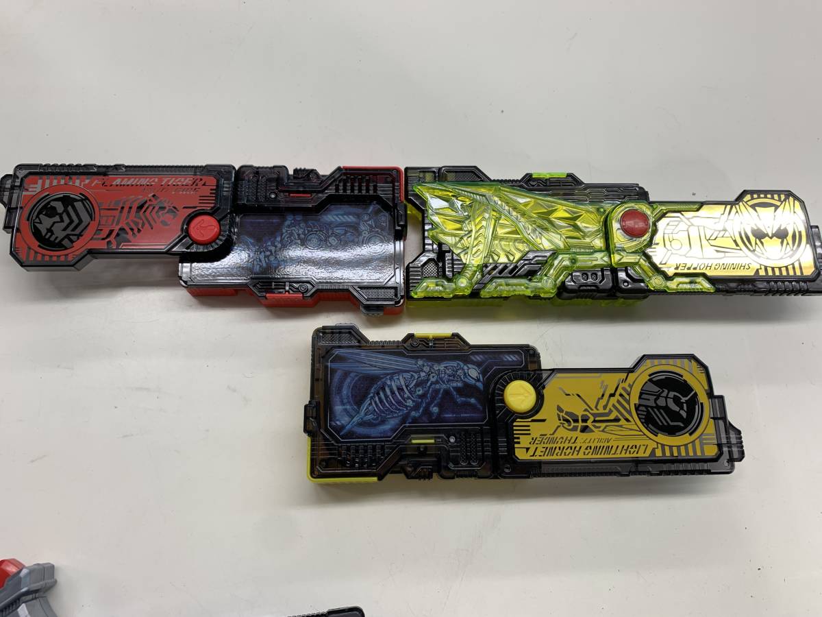 | 仮面ライダーゼロワン 仮面 プログライズキー｜仮面ライダーゼロワン｜テレビ朝日 抽選販売仮面ライダーゼロワン 商品情報 仮面ライダー プログライズキーセット01 DXプログライズキーセット03 GPプログ サウンドプログライズキーシリーズ DXタイヤチェンジングドライブプログライズキー 仮面ライダーゼロワン「DXプログライズキーセット03」は10&frasl;29まで DXメモリアルプログライズキーセット 仮面ライダー&frasl;ゼロワン&frasl;DXメモリアルプログライズ 仮面ライダーゼロワン』ホッピングカンガルーなど初DX化のプログライズ