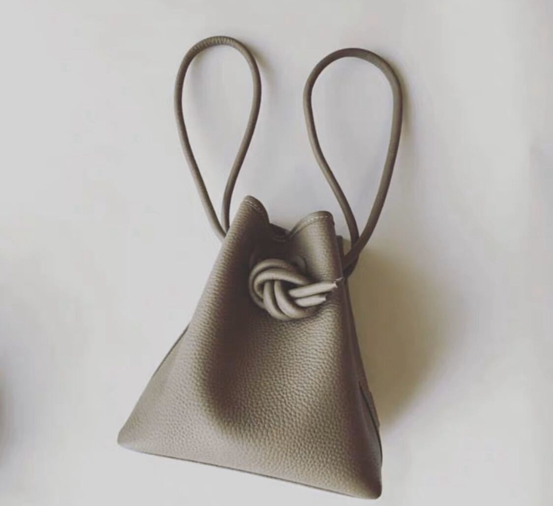 定番，大人気 値札付VASIC BOND MINI BAG ヴァジック ボンド ミニ バッグ バック 保管袋付 ショルダーバッグ トートバッグ グレー灰色(女性用)｜売買されたオークション情報、yahooの商品情報をアーカイブ公開 - 女性用